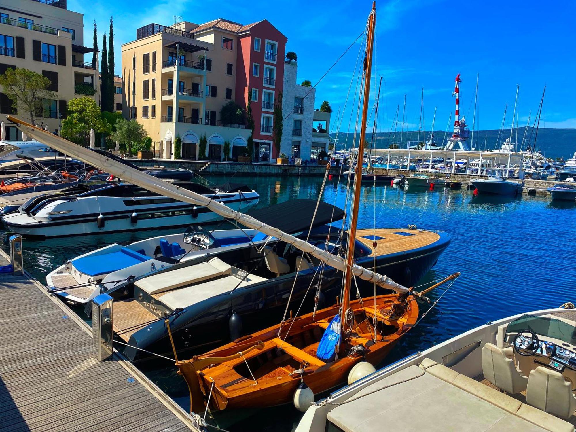 Apartment Sova Tivat Exterior foto